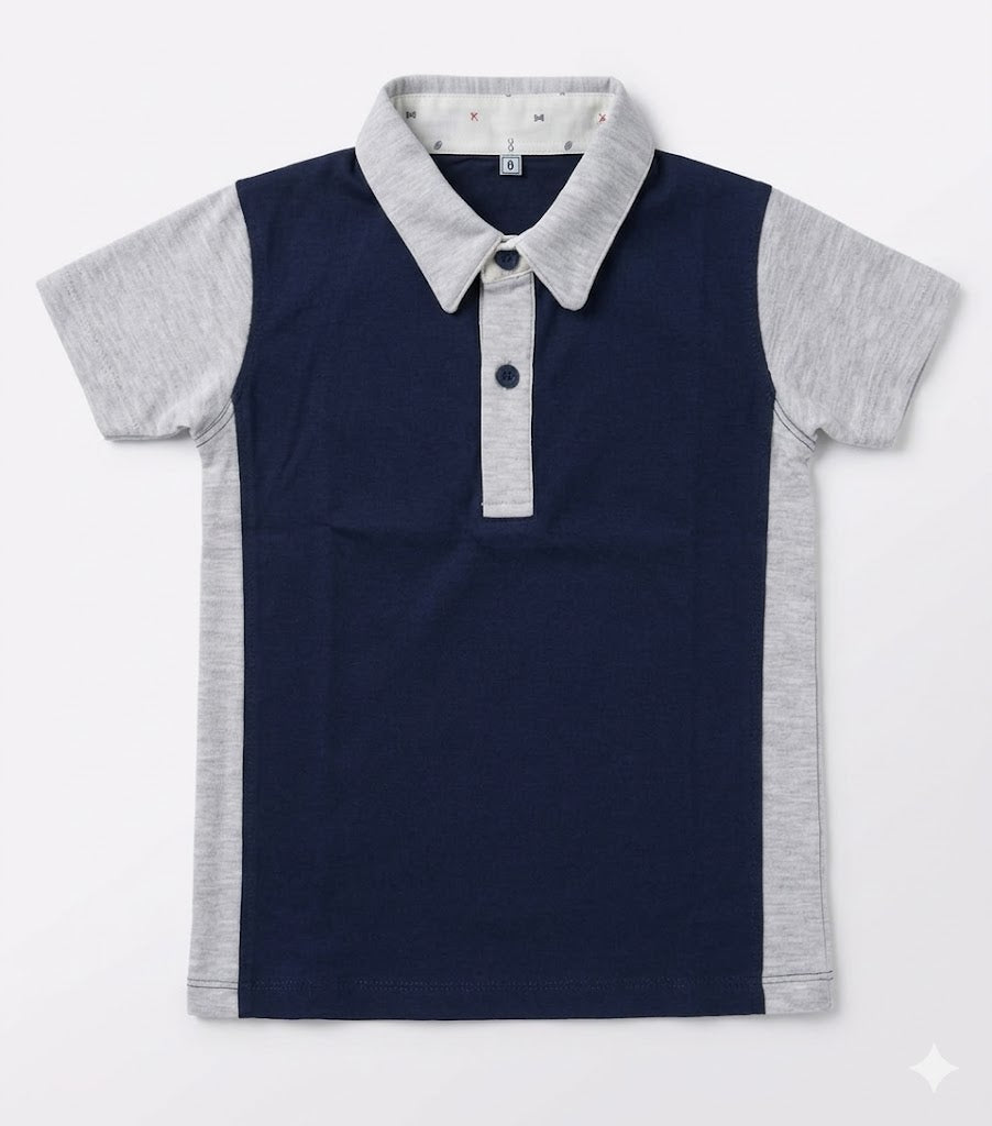 Polo Azul Marino con Paneles Laterales en Gris